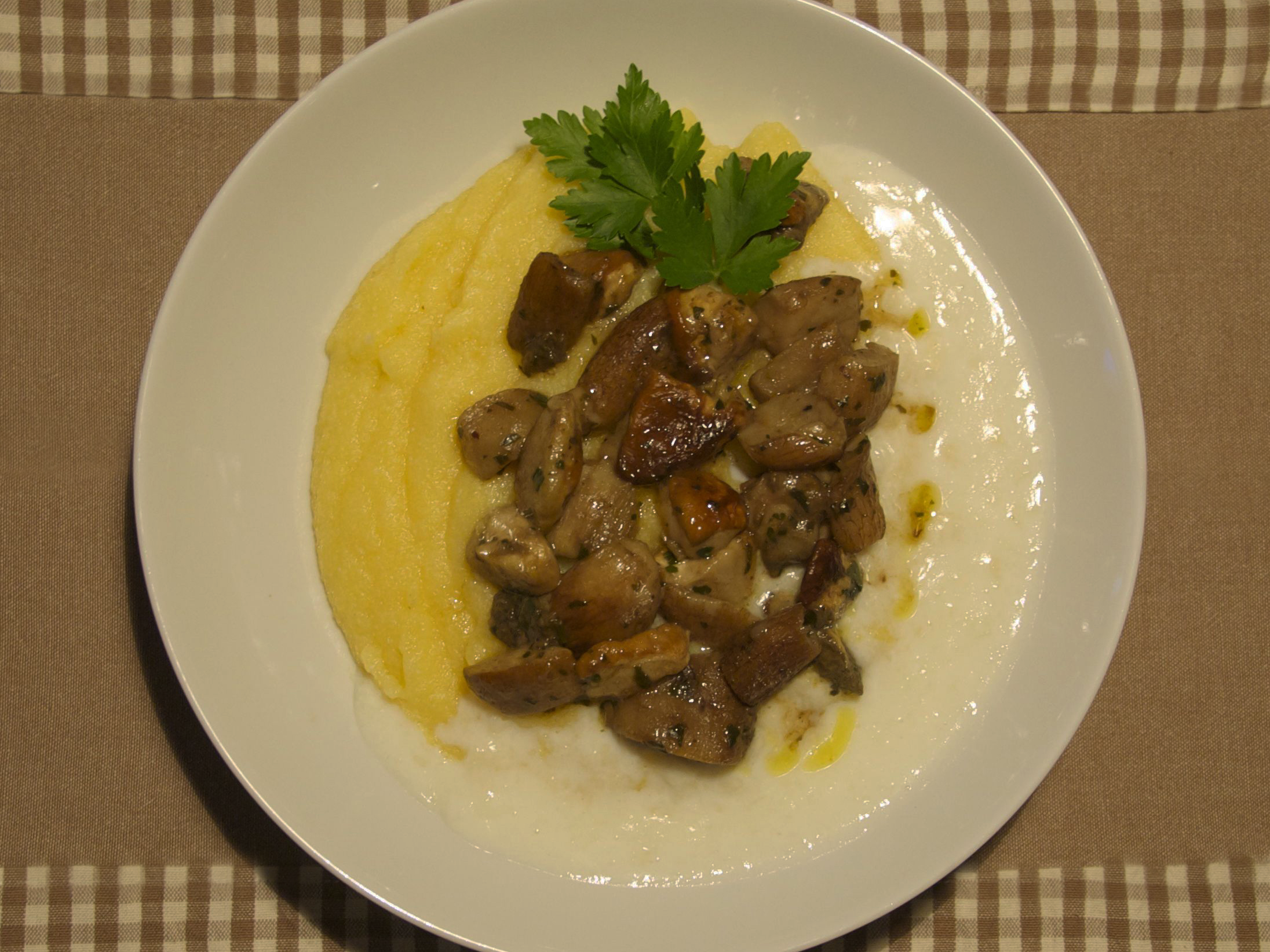 Polenta with fondue and boletus mushrooms - Bertazzoni